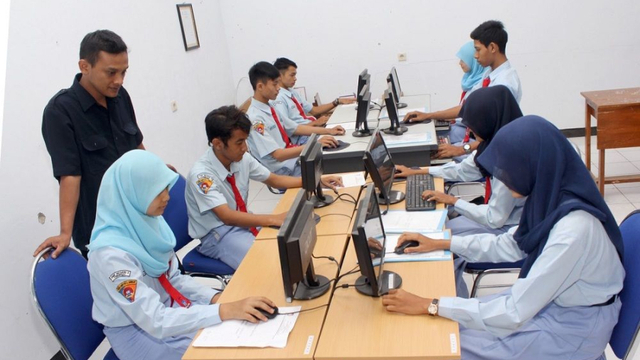 Belajar Coding Anak SMK